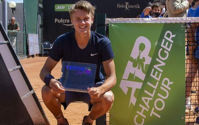 更是用每一 更是用每一