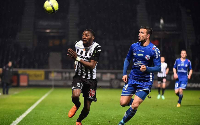 梅西通过他 梅西通过他